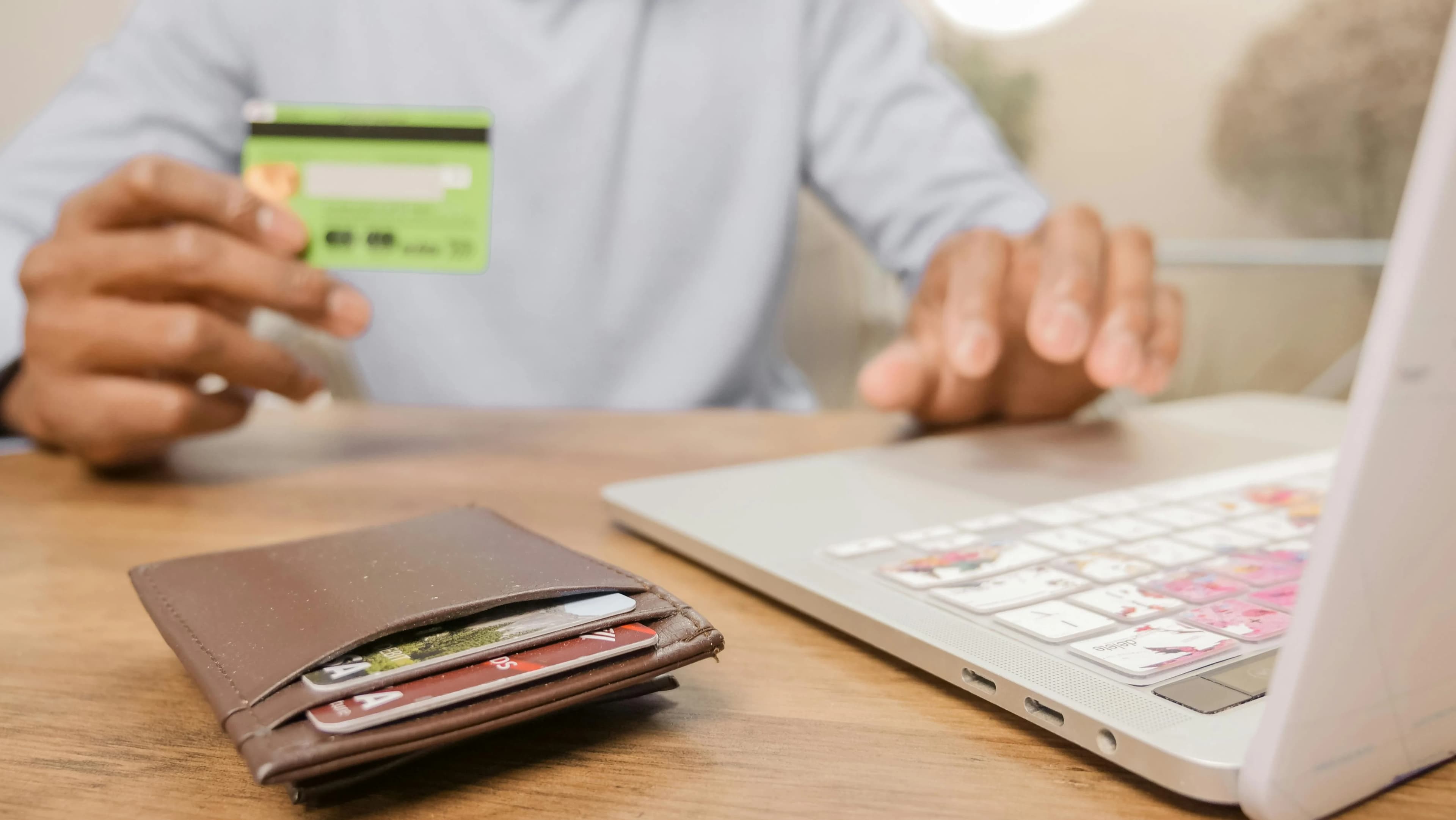 Economia inteligente: como escolher o cartão ideal para o seu perfil financeiro